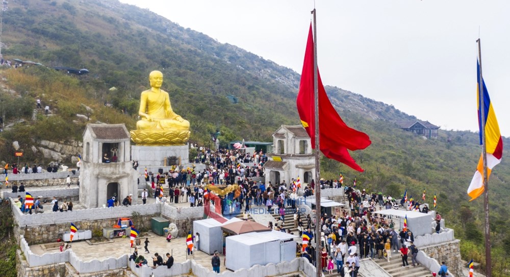 Quảng Ninh vẫn là điểm du xuân hàng đầu miền Bắc - ảnh 1