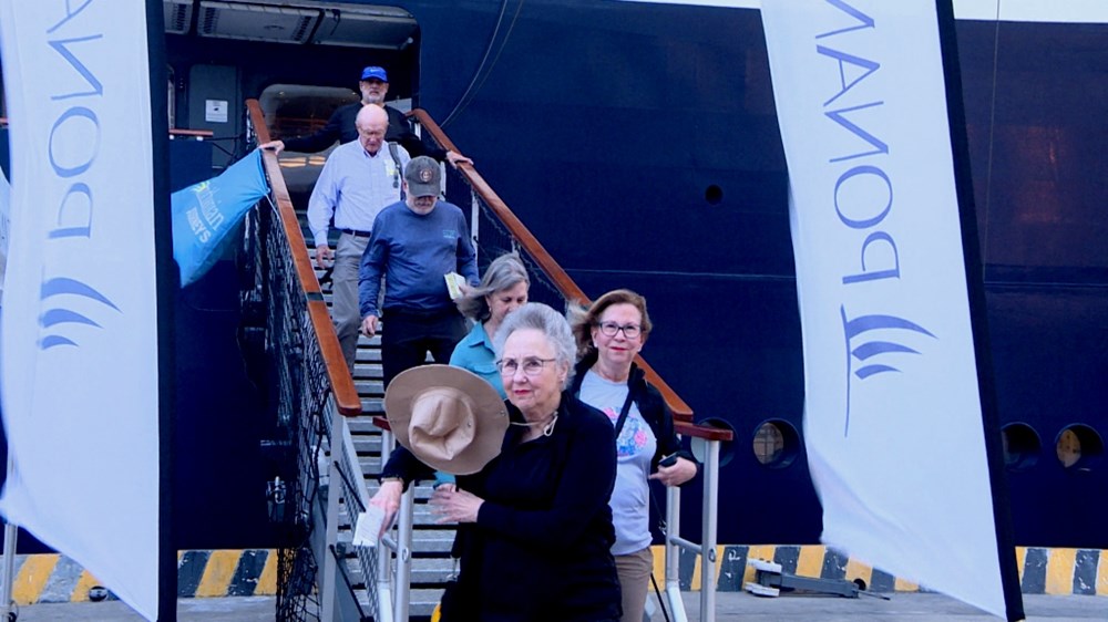 Quảng Ninh bứt tốc du lịch Tết: 7 ngày đón gần 800.000 lượt khách - ảnh 2