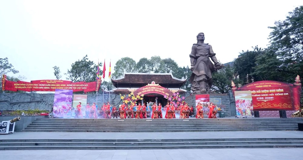 Bản hùng ca lịch sử vang dội giữa lòng Thủ đô - ảnh 1