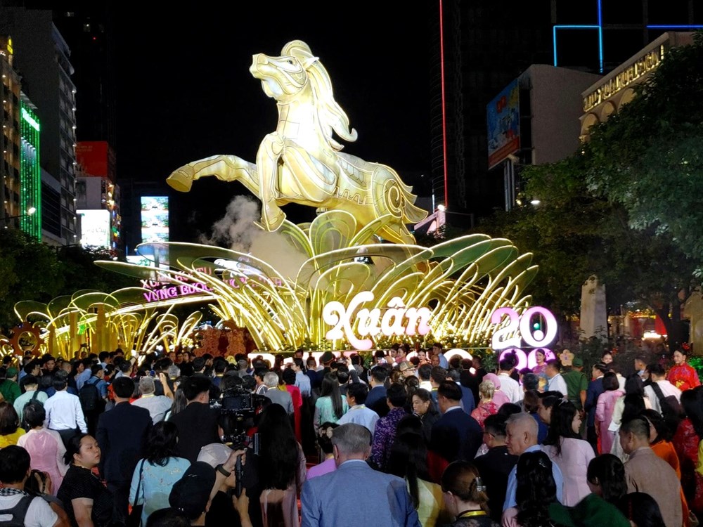 Cả nước ước đón và phục vụ 14 triệu lượt khách dịp Tết Bính Ngọ 2026 - ảnh 2