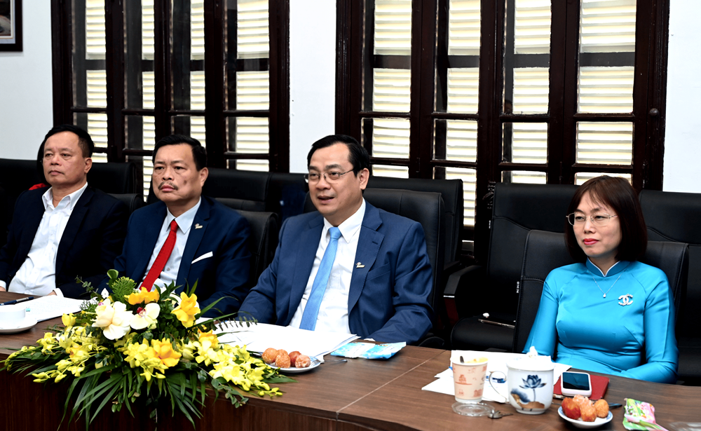 Đẩy mạnh trao đổi khách giữa Việt Nam và Trùng Khánh (Trung Quốc) - ảnh 2