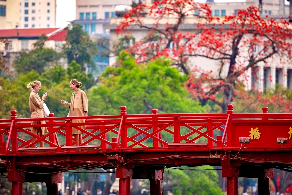 Hà Nội và TP.HCM vượt qua nhiều tên tuổi lớn - ảnh 1