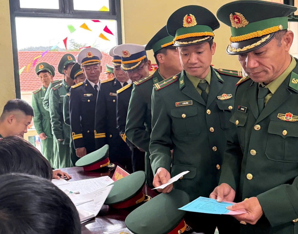 Quảng Ninh: Hơn một triệu cử tri nô nức trong Ngày hội non sông - ảnh 7