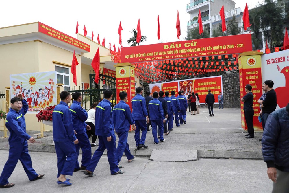 Quảng Ninh: Hơn một triệu cử tri nô nức trong Ngày hội non sông - ảnh 11