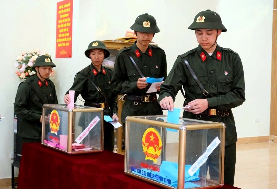 Quảng Ninh: Hơn một triệu cử tri nô nức trong Ngày hội non sông - ảnh 16