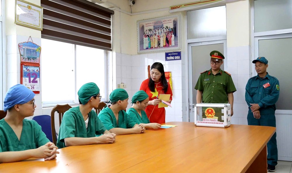 Những hòm phiếu bầu cử đặc biệt - ảnh 2