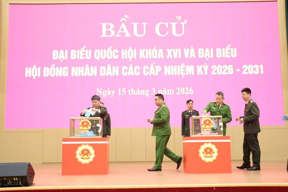 Quảng Ninh: 99,98% cử tri tham gia bỏ phiếu trong ngày bầu cử - ảnh 1