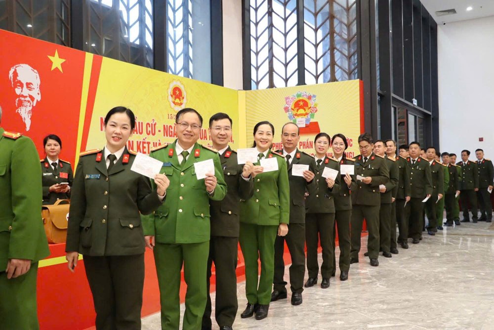 Quảng Ninh: 99,98% cử tri tham gia bỏ phiếu trong ngày bầu cử - ảnh 2