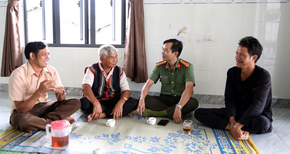 Trol Đeng - Vững như cây lớn trên rừng - ảnh 1