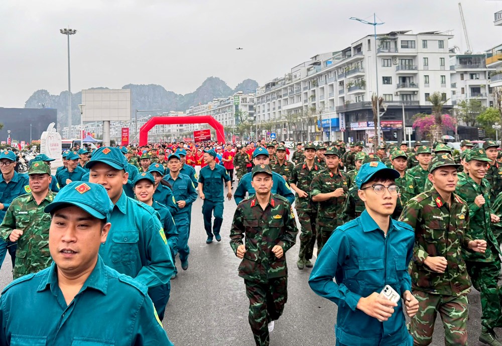 Hơn 34.000 người hưởng ứng Ngày chạy Olympic tại Quảng Ninh - ảnh 8