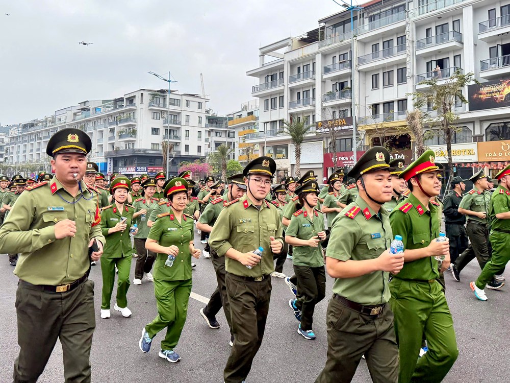 Hơn 34.000 người hưởng ứng Ngày chạy Olympic tại Quảng Ninh - ảnh 7