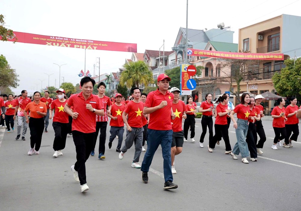 Hơn 34.000 người hưởng ứng Ngày chạy Olympic tại Quảng Ninh - ảnh 17