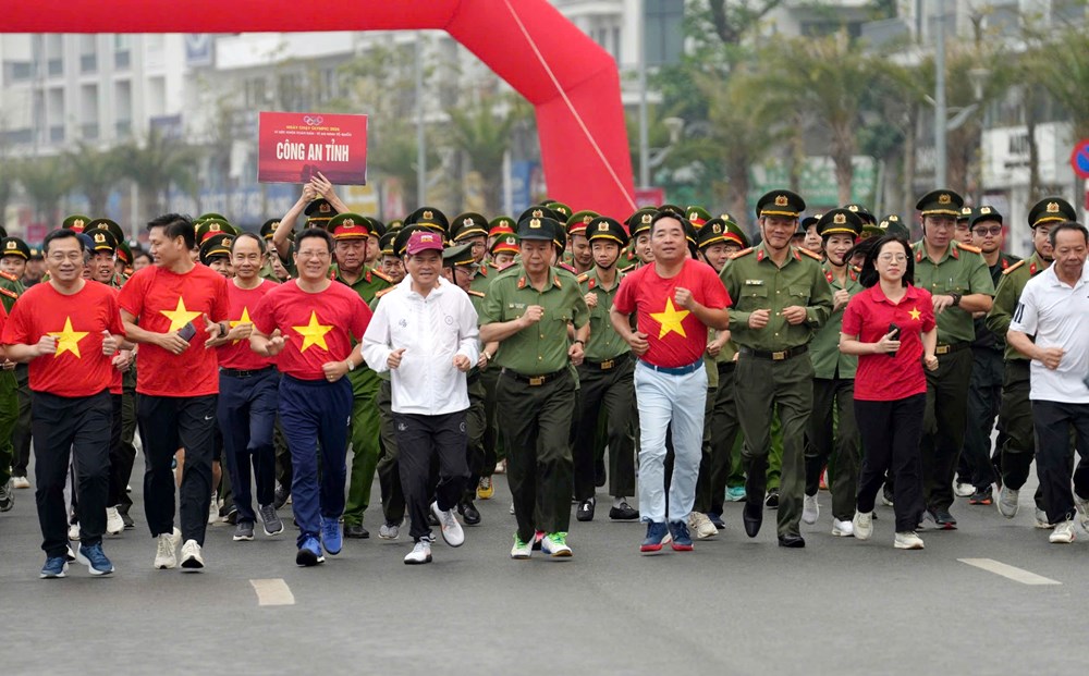 Hơn 34.000 người hưởng ứng Ngày chạy Olympic tại Quảng Ninh - ảnh 4