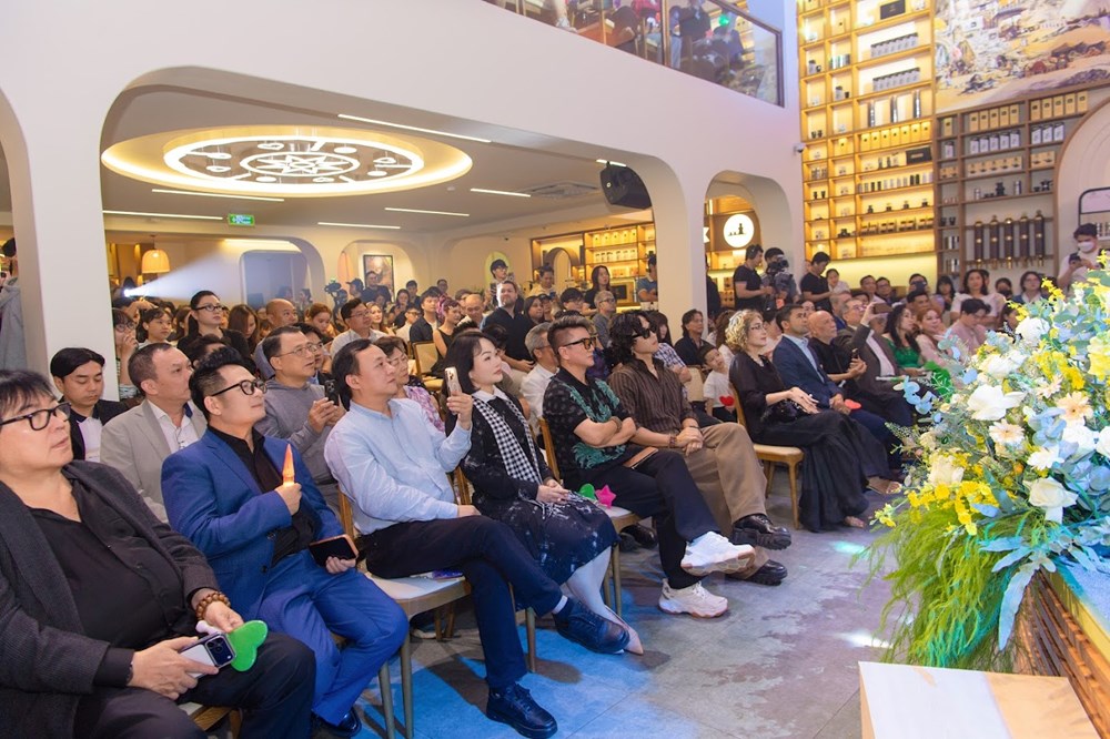 Giọng ca trẻ Izara với nhiệt huyết truyền cảm hứng - ảnh 2