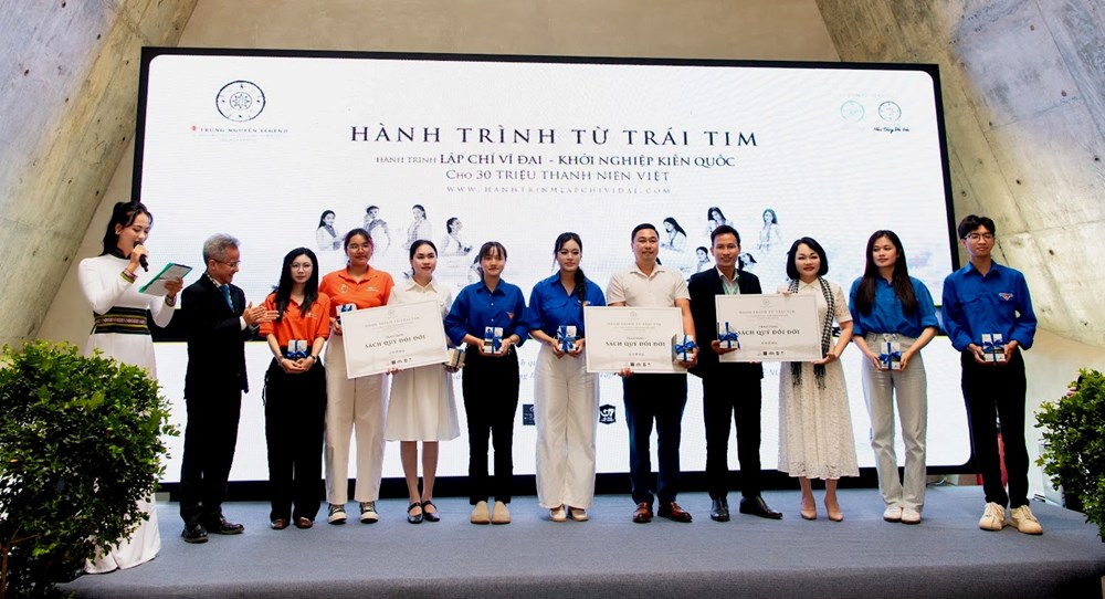 “Hành trình từ trái tim” tiếp lửa khát vọng khởi nghiệp, kiến quốc - ảnh 1