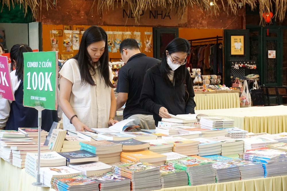 Hội sách Mừng Thống Nhất - Điểm hẹn tri thức dịp 30.4 - 1.5 - ảnh 2