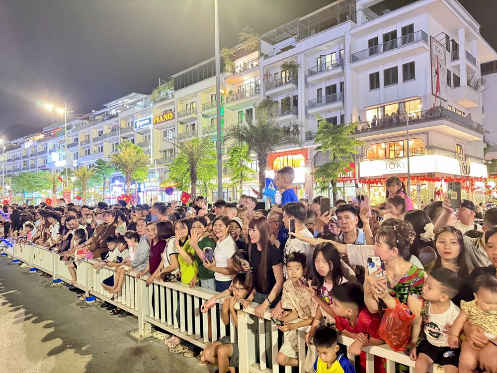80.000 người hoà nhịp đập của Carnaval Hạ Long 2026 - ảnh 19