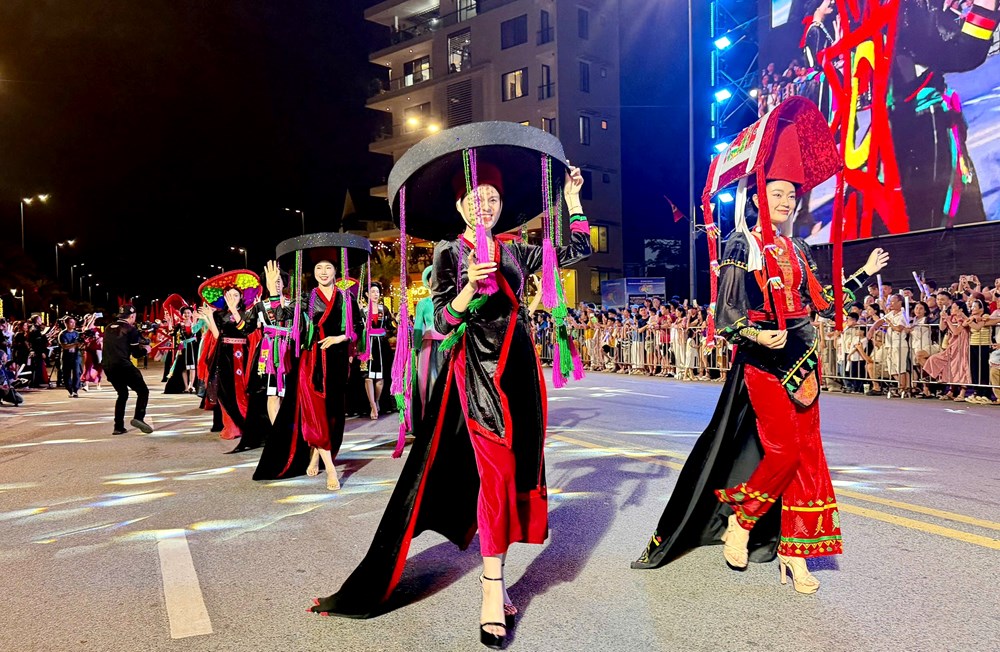 80.000 người hoà nhịp đập của Carnaval Hạ Long 2026 - ảnh 10