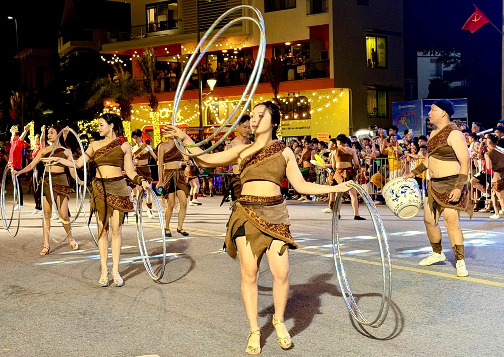 80.000 người hoà nhịp đập của Carnaval Hạ Long 2026 - ảnh 11