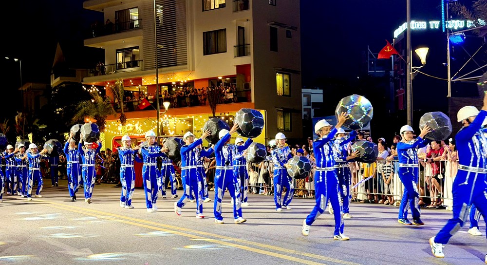 80.000 người hoà nhịp đập của Carnaval Hạ Long 2026 - ảnh 16
