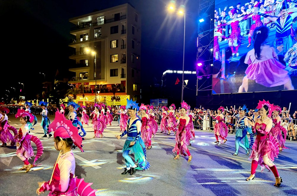 80.000 người hoà nhịp đập của Carnaval Hạ Long 2026 - ảnh 15