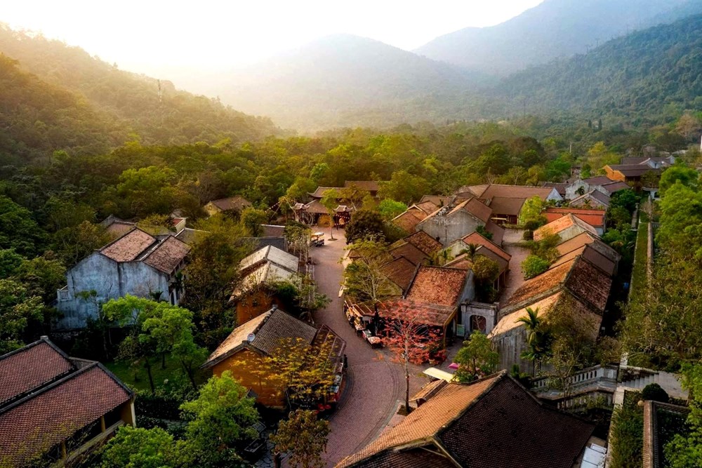 Quảng Ninh “tăng nhiệt” kỳ nghỉ lễ đón 600.000 lượt khách trong 2 ngày - ảnh 2