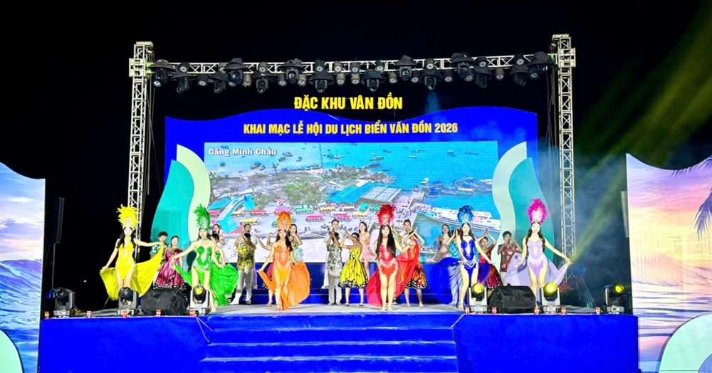 Quảng Ninh “tăng nhiệt” kỳ nghỉ lễ đón 600.000 lượt khách trong 2 ngày - ảnh 4