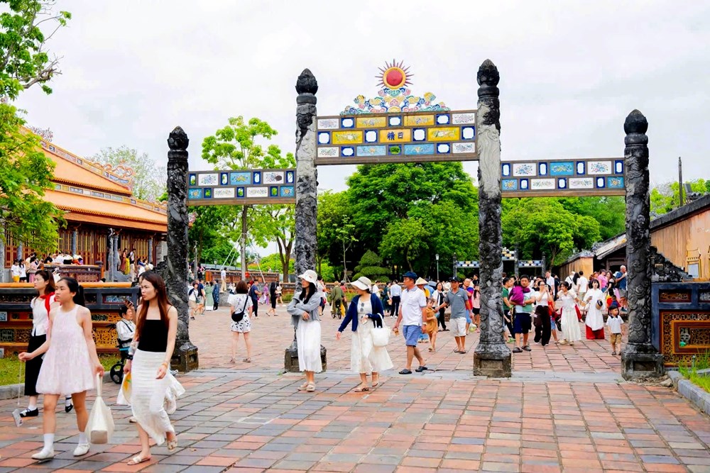 Du lịch Việt Nam bước vào “mùa vàng” với 12 triệu lượt khách - ảnh 6