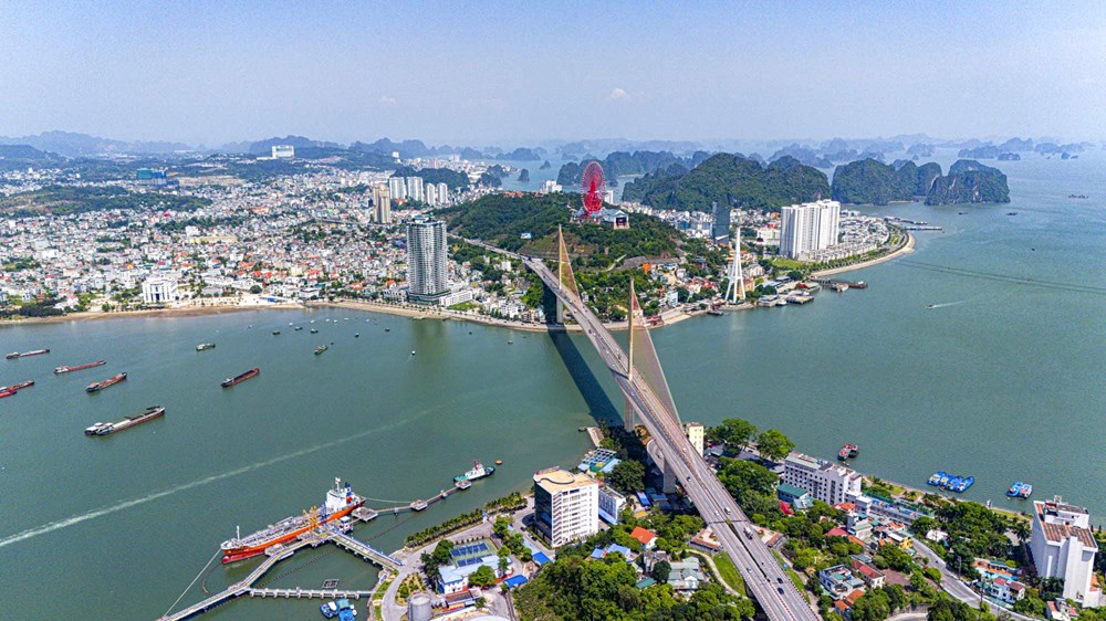 Thông qua chủ trương thành lập thành phố Quảng Ninh - ảnh 1