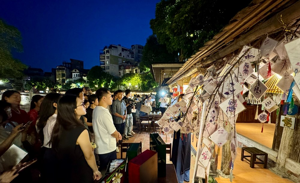 Hồ Văn trở thành điểm hẹn mới của du lịch văn hóa Thủ đô - ảnh 2