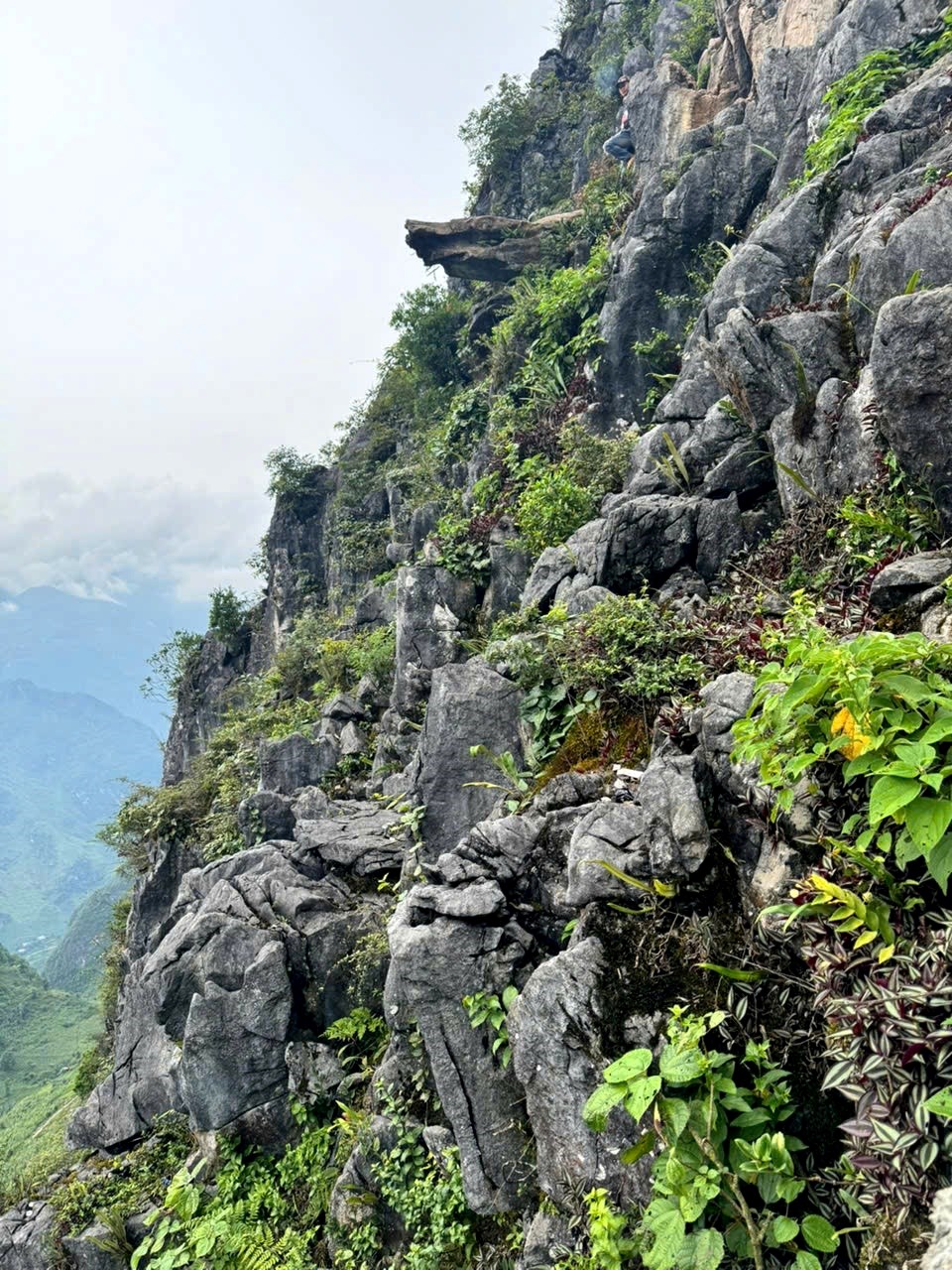 Tuyên Quang: Tạm dừng đón khách tham quan khu vực “Mỏm đá sống ảo” - ảnh 3