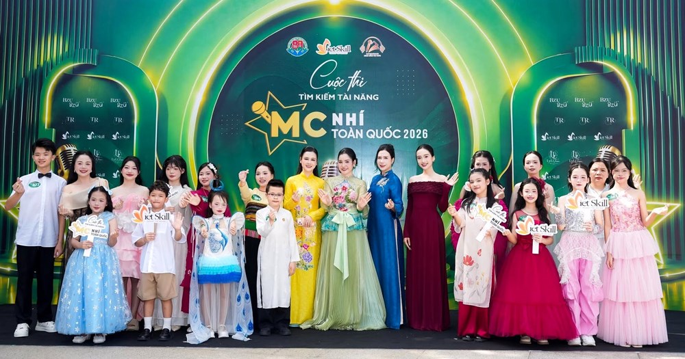 Chắp cánh tiếng nói trẻ thơ từ sân khấu đến trang sách - ảnh 1
