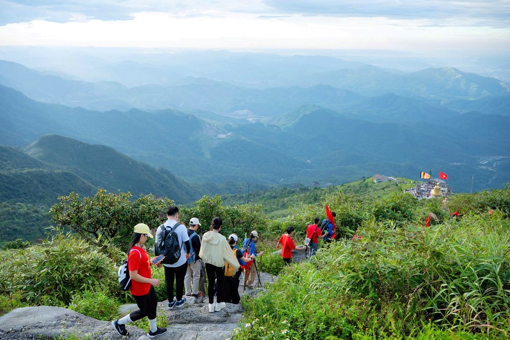 Quảng Ninh: Một kỳ nghỉ đặc biệt trong không gian thành phố mới - ảnh 1