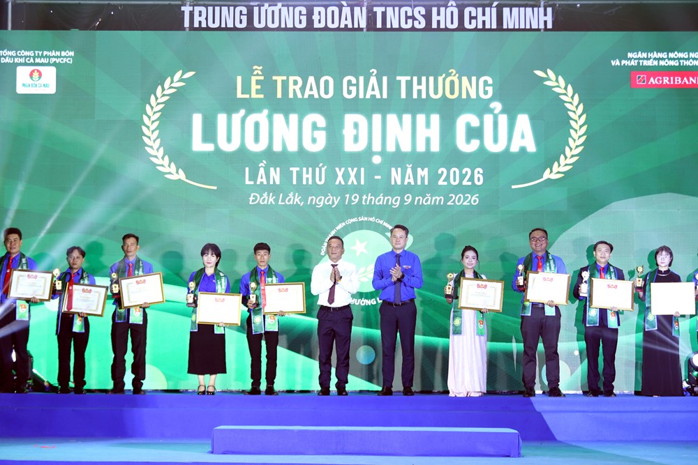 Vinh danh 30 nhà nông trẻ, xuất sắc - ảnh 2