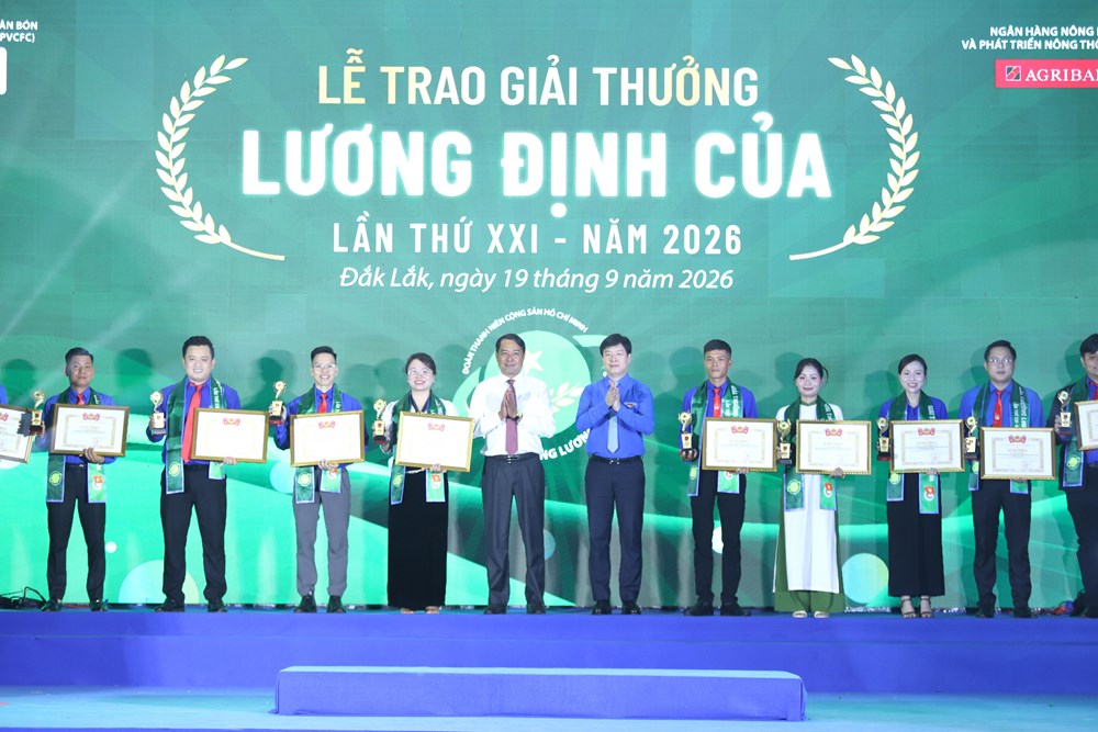 Vinh danh 30 nhà nông trẻ, xuất sắc - ảnh 1