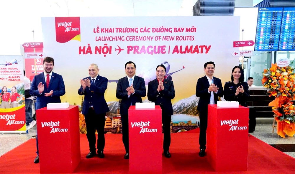 Hà Nội đẩy mạnh quảng bá hình ảnh du lịch Thủ đô qua các đường bay mới - ảnh 2