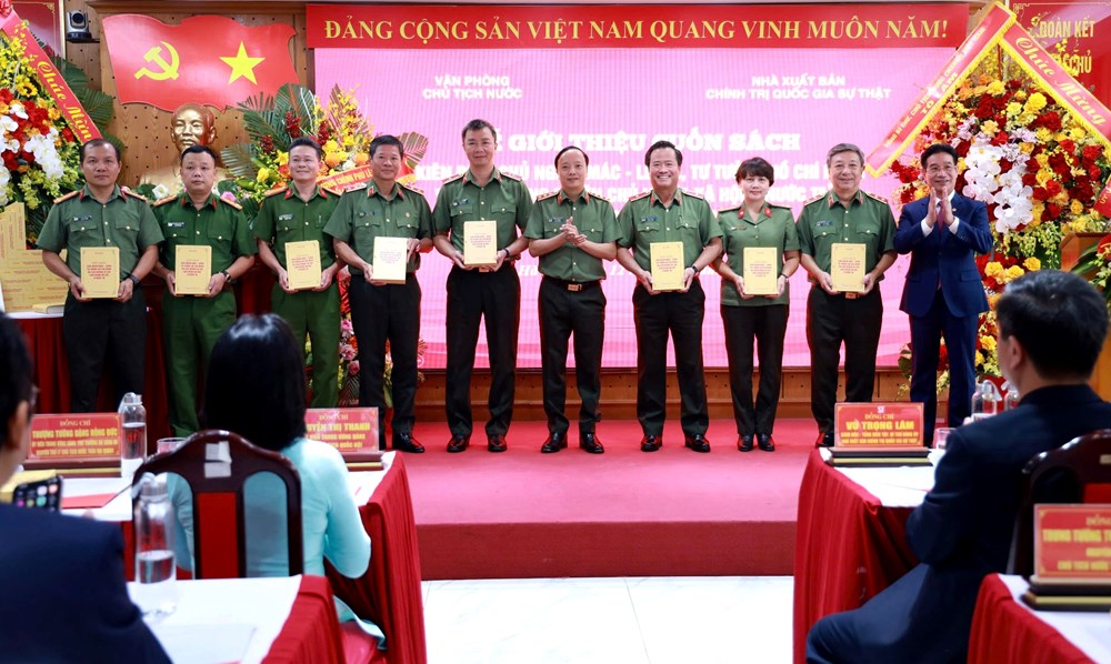 Giới thiệu cuốn sách về tầm nhìn và dấu ấn của Đại tướng Trần Đại Quang - ảnh 8