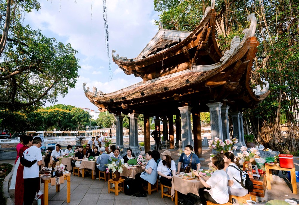 Hà Nội dùng văn hóa để níu chân khách ở lại lâu hơn - ảnh 2