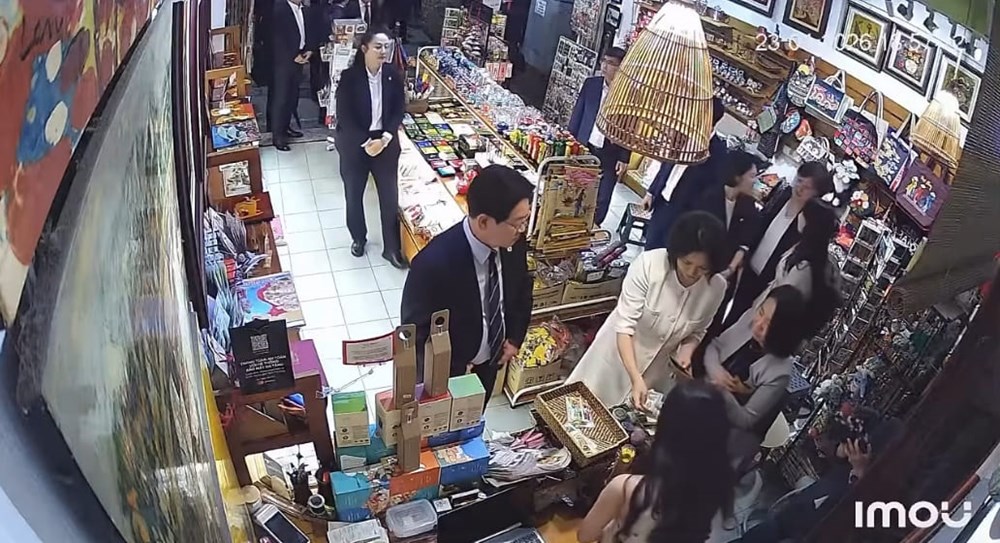 Món đồ 20.000 đồng Tổng thống Hàn Quốc mua ở Việt Nam: rất nhiều người từng mua - ảnh 2