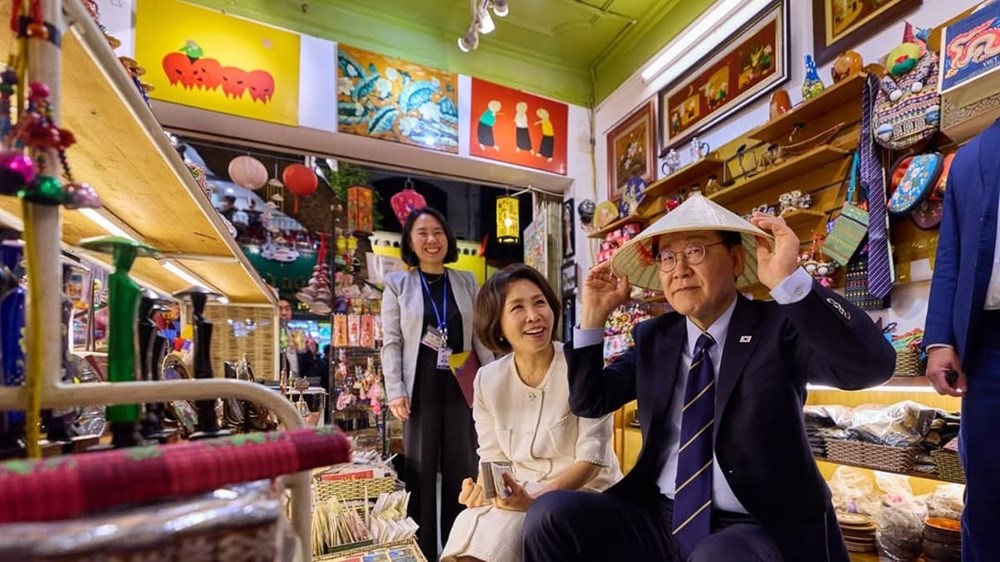 Món đồ 20.000 đồng Tổng thống Hàn Quốc mua ở Việt Nam: rất nhiều người từng mua - ảnh 1