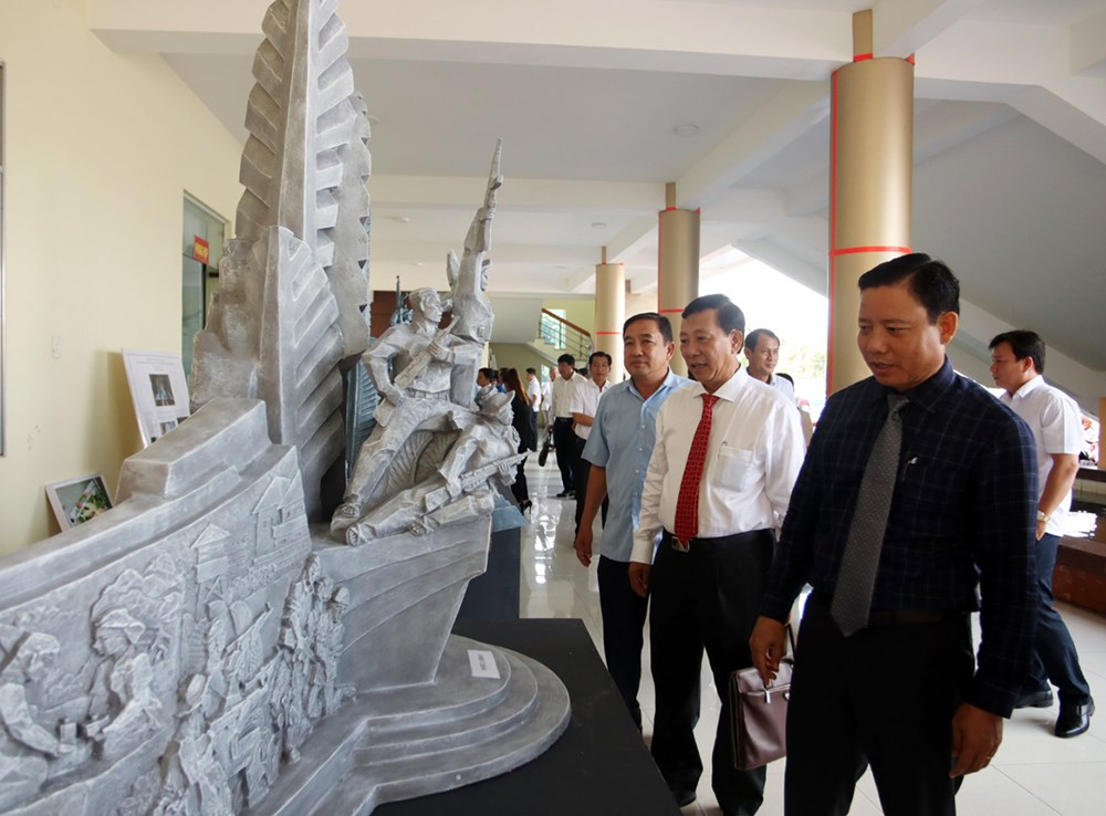 Long An phát động Ngày Sách và Văn hóa đọc Việt Nam 2024 - ảnh 2