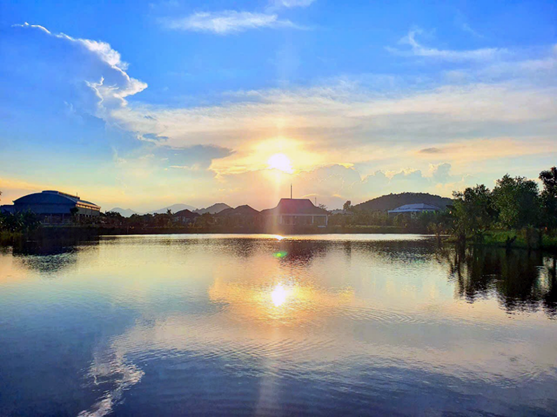 Bức tranh “thi vị” bên hồ Vua Lê - ảnh 4