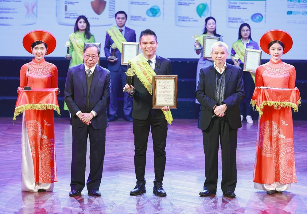 Herbalife Việt Nam nhận giải thưởng “Sản phẩm Vàng vì sức khỏe cộng đồng” lần thứ 10 liên tiếp - ảnh 1