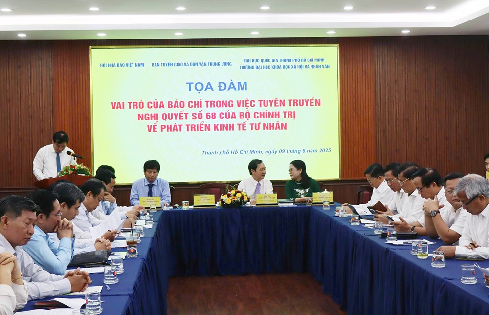 Báo chí phải đi trước, mở đường đưa Nghị quyết 68 “thấm” vào cuộc sống - ảnh 1