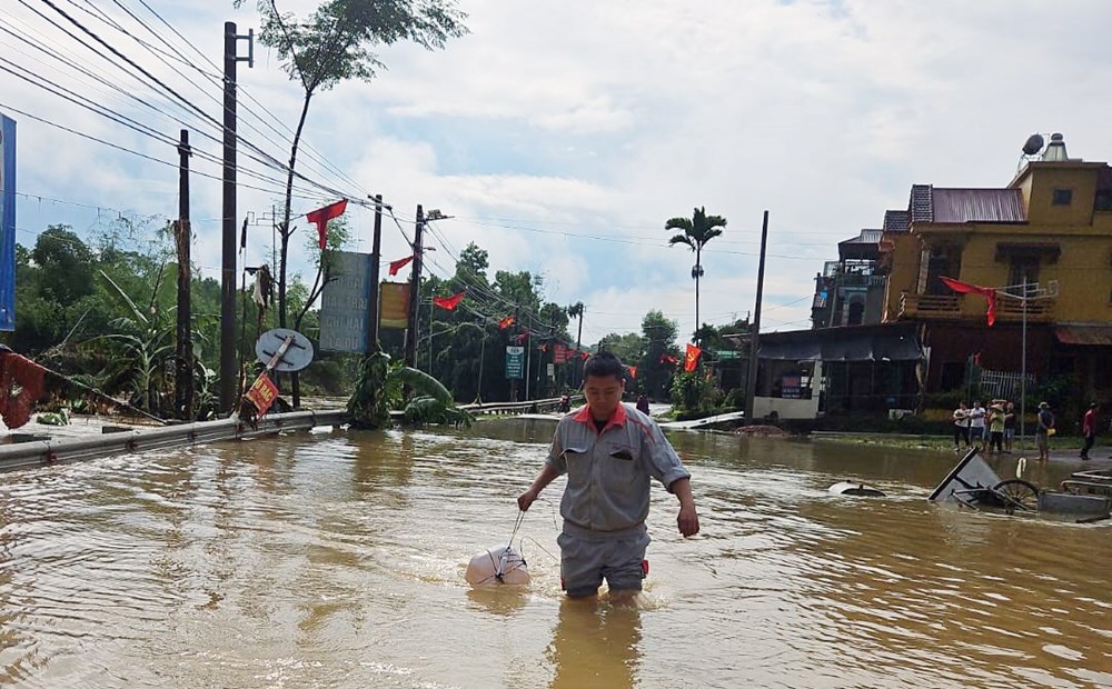 Viettel huy động lực lượng và trang thiết bị đặc biệt, ứng cứu thông tin xuyên đêm tại Thái Nguyên  - ảnh 1