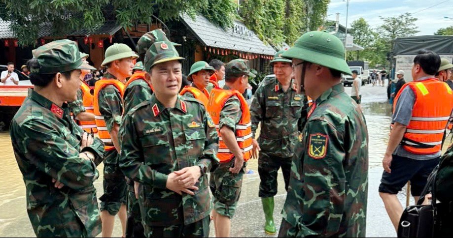 Viettel huy động lực lượng và trang thiết bị đặc biệt, ứng cứu thông tin xuyên đêm tại Thái Nguyên  - ảnh 2