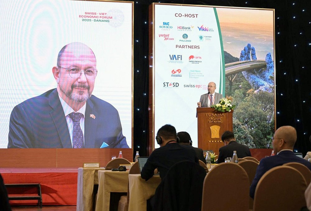 Long Châu đóng góp sáng kiến về y tế số tại Diễn đàn Kinh tế Thụy Sĩ – Việt Nam 2025 - ảnh 2