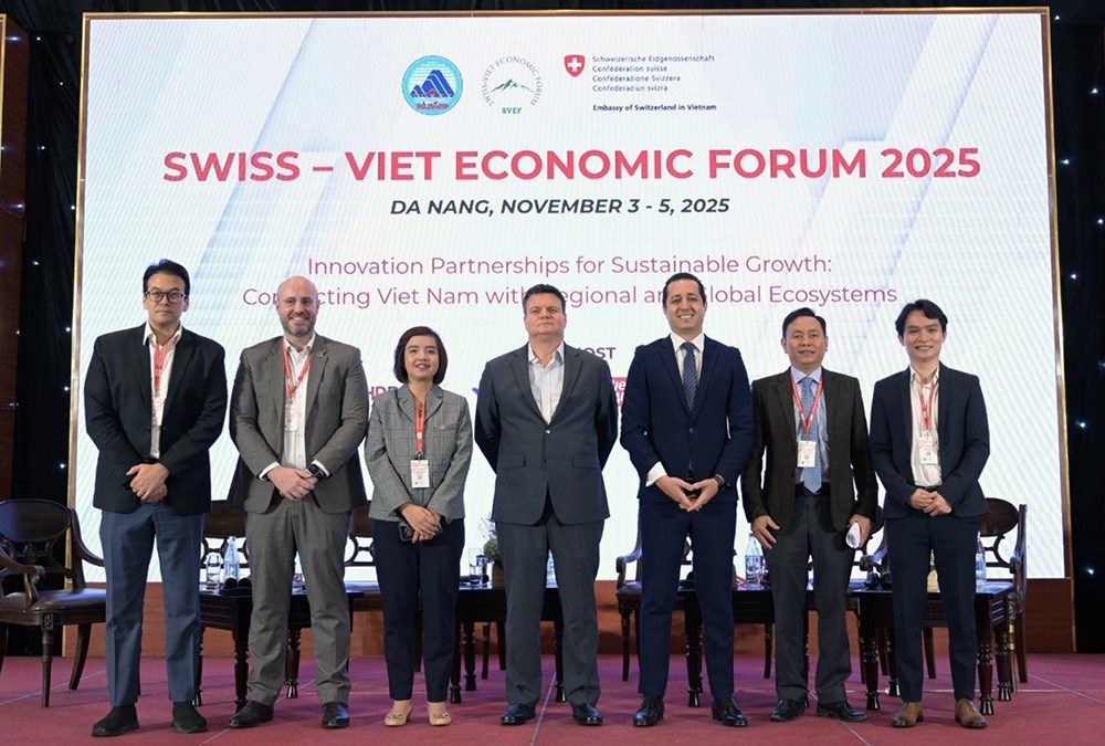 Long Châu đóng góp sáng kiến về y tế số tại Diễn đàn Kinh tế Thụy Sĩ – Việt Nam 2025 - ảnh 5