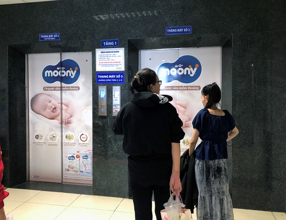 TP.HCM: Quảng cáo sữa, tã “tấn công” bệnh viện - ảnh 12