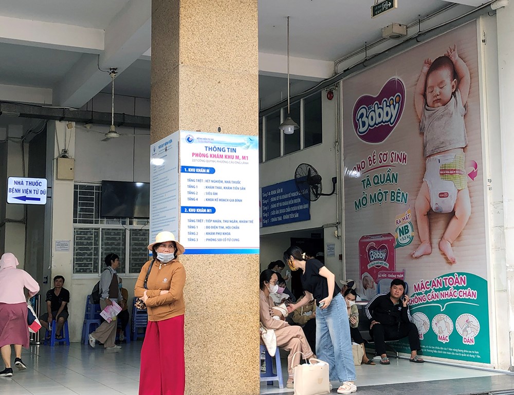 TP.HCM: Quảng cáo sữa, tã “tấn công” bệnh viện - ảnh 7
